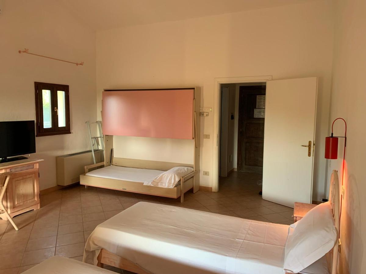 Godo Beach Hotel 바야사드리니아 외부 사진